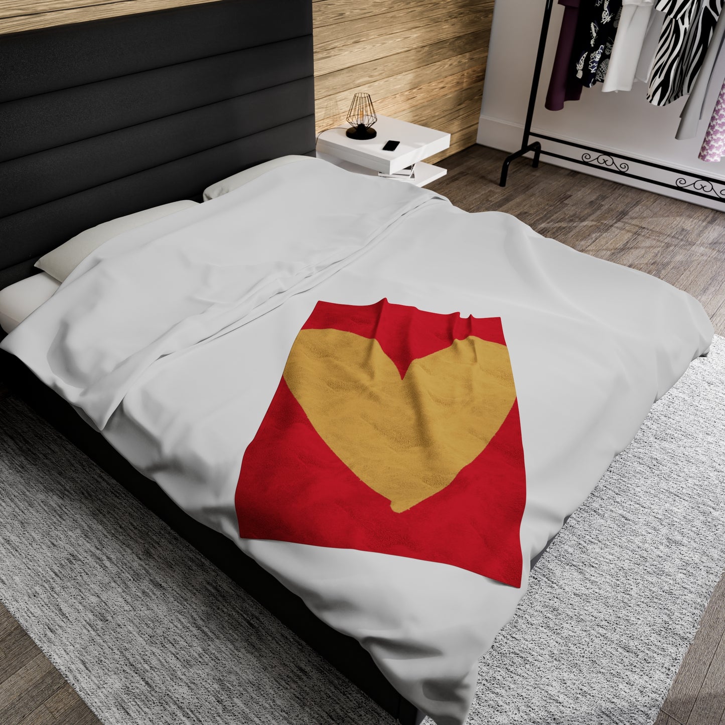 College Colors  Elon Graffiti Heart I Love You Throw Blanket Velveteen Plush Blanket College Dorm Bedroom Decor New Home