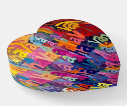 Ahava Love Crystal Heart Paperweight Napkin Weight Table  Decor